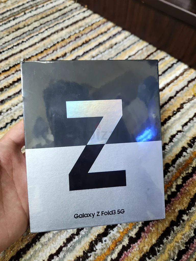 Samsung Galaxy Z Fold 3 256GB Brand New63214900814851111