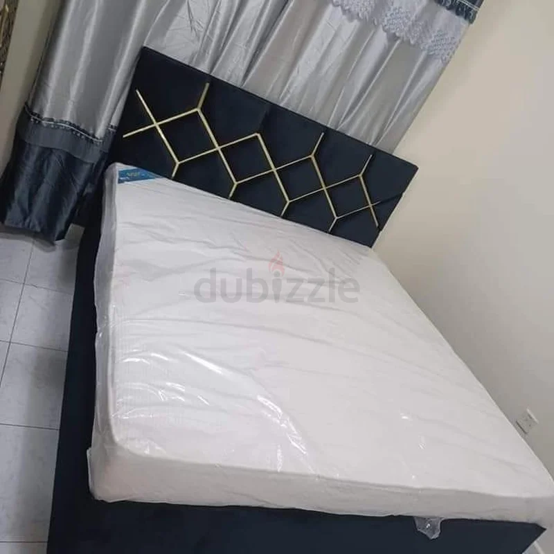 بياعه سرير عائلي جديد بحجم كوين قوي مع ماترس طبي عالي الجودة62863819278595112