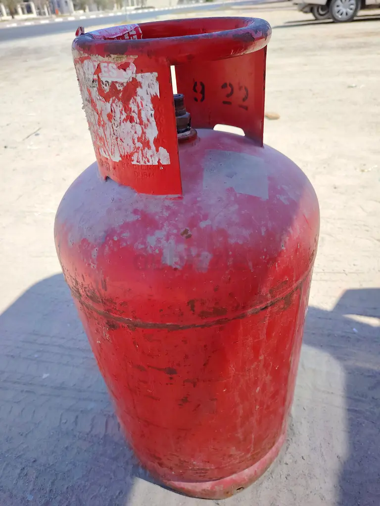 Gas cylinder with  regulater..and half gas