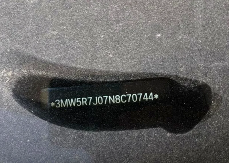 BMW 330I63158800768002112