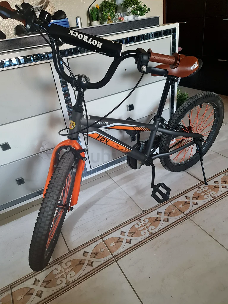 Cruise the Streets with this Stylish Mountain Bike!63169471670786111