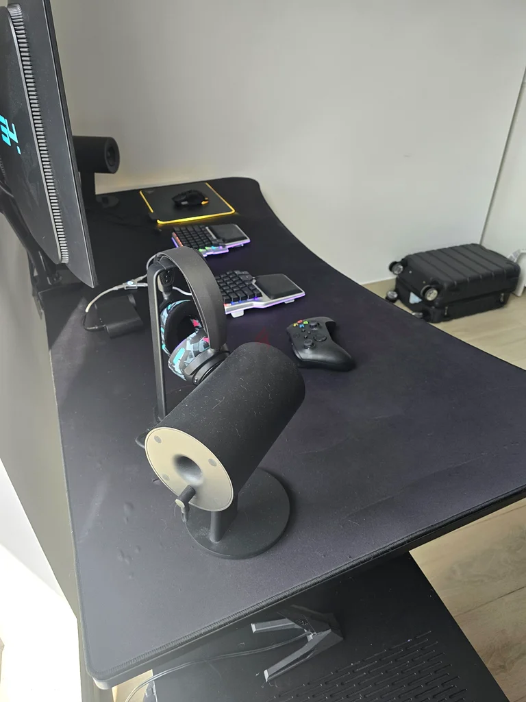 Arozzi Arena Gaming Desk63179383888515112
