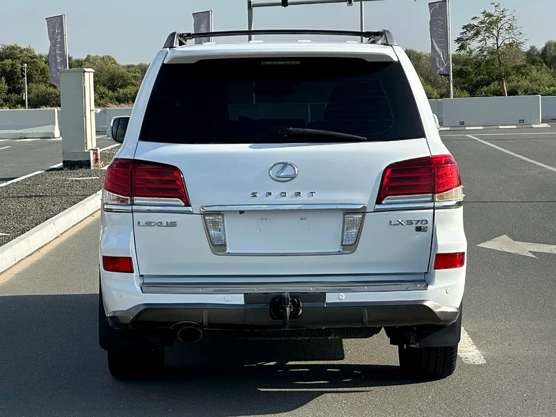 Lexus LX 570s63226215846530114