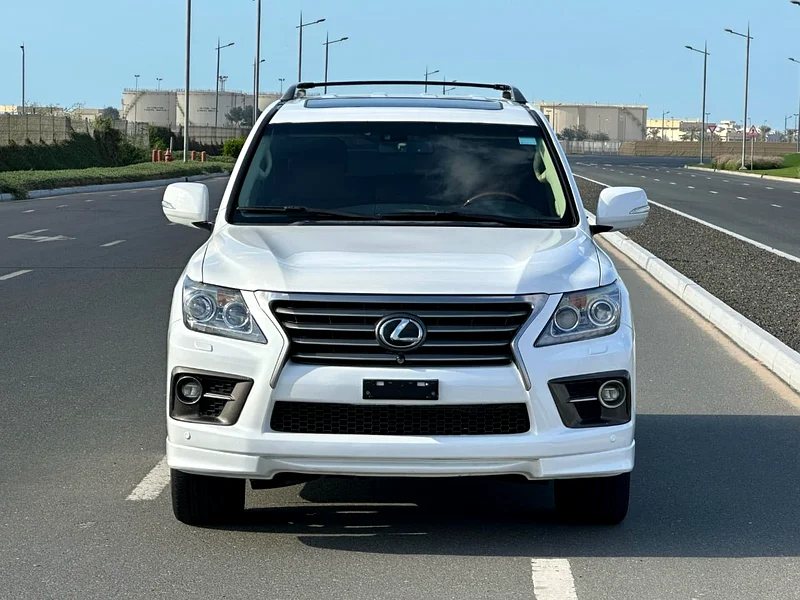 Lexus LX 570s63226215846530111