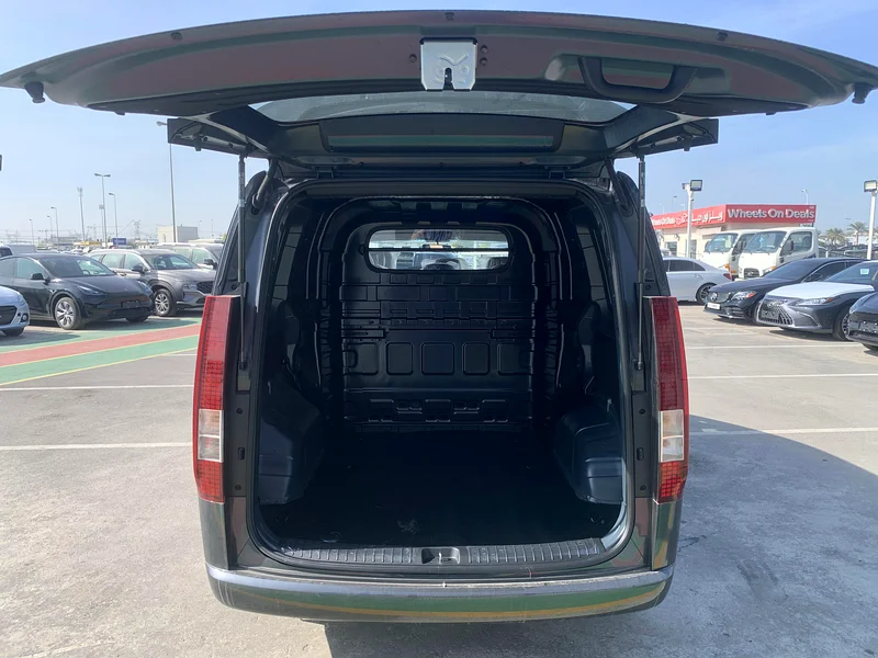 Half Gargo, Half Passenger , Staria, Diesel, 6 seats, MTL,202463171299109762114