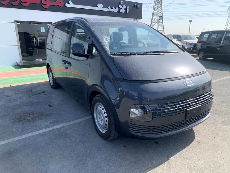 Half Gargo, Half Passenger , Staria, Diesel, 6 seats, MTL,2024631712991097621117