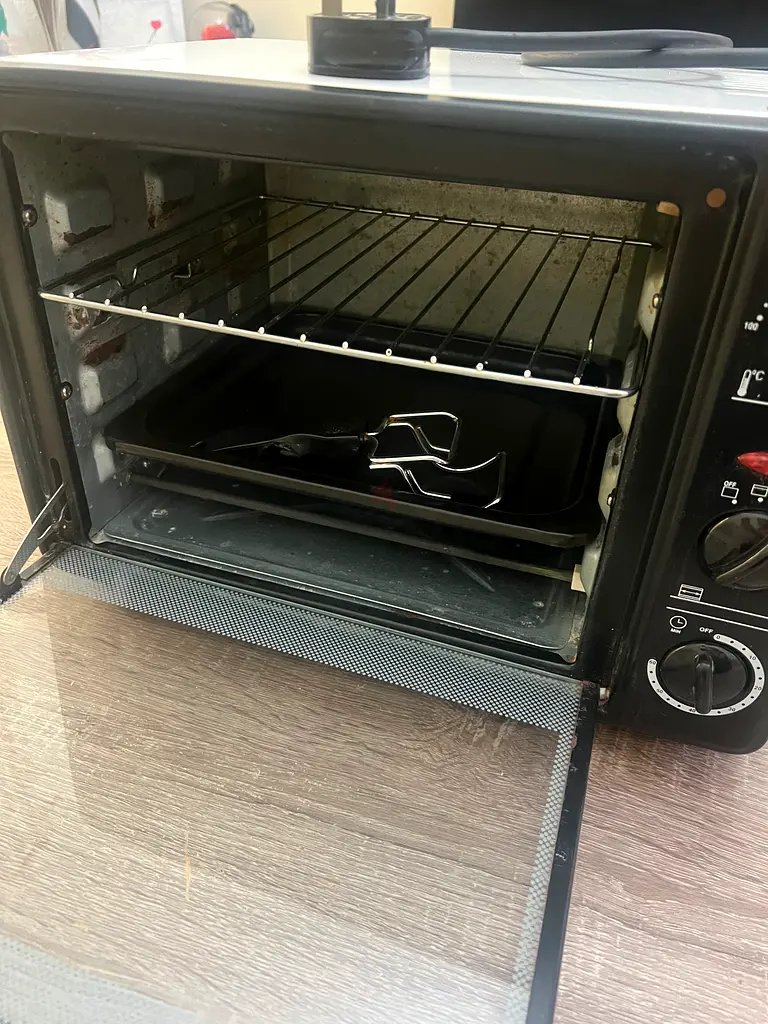 Oven Geepas63248247021443111