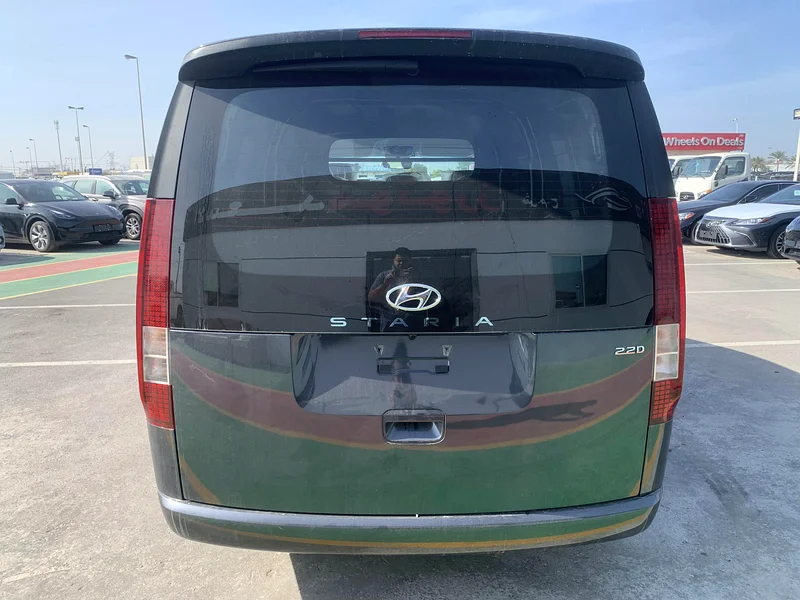 Half Gargo, Half Passenger , Staria, Diesel, 6 seats, MTL,202463171299109762113