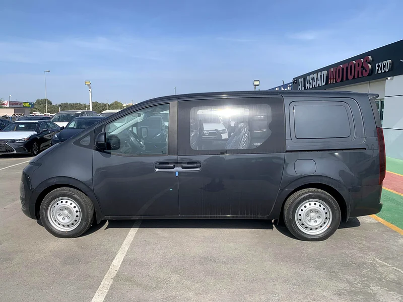 Half Gargo, Half Passenger , Staria, Diesel, 6 seats, MTL,202463171299109762112