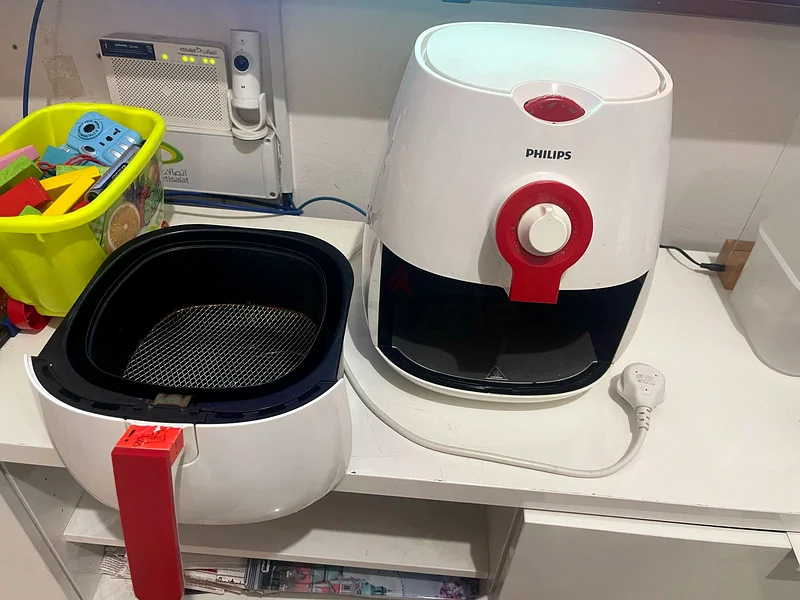 Air Fryer (Brand-Philips) Good Condition--- Aed 100/-63167588067202112