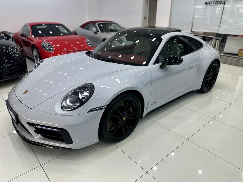 Porsche Carrera / 911 GTS 2024 GCC WITH KIT FSH UNDER WARRANTY 05-2027 NO Scratches 100 %63226737735683111