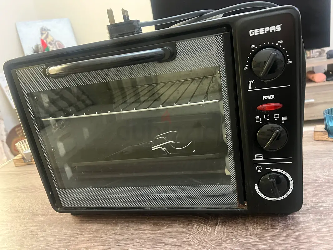 Oven Geepas63248247021443112