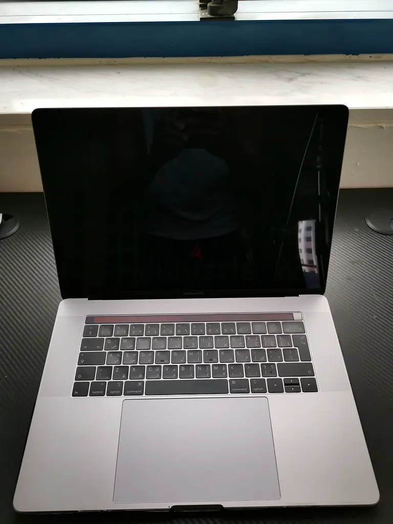 MacBook PRO 15inch 2018 for sale63255537257729115