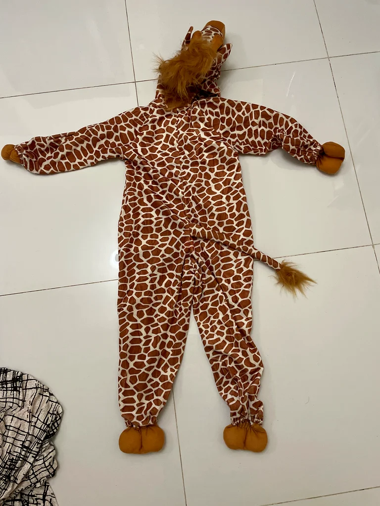 Giraffe Shaped Comfy Onesie Brown/White63239078390401113