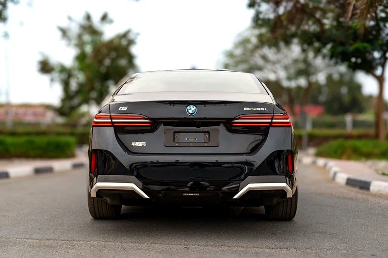 2025 | BMW i5 | eDrive | 35Li | M Sport63230656270337112