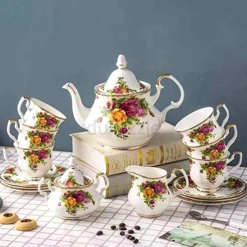 Elegant Floral Tea Set - Vintage Charm