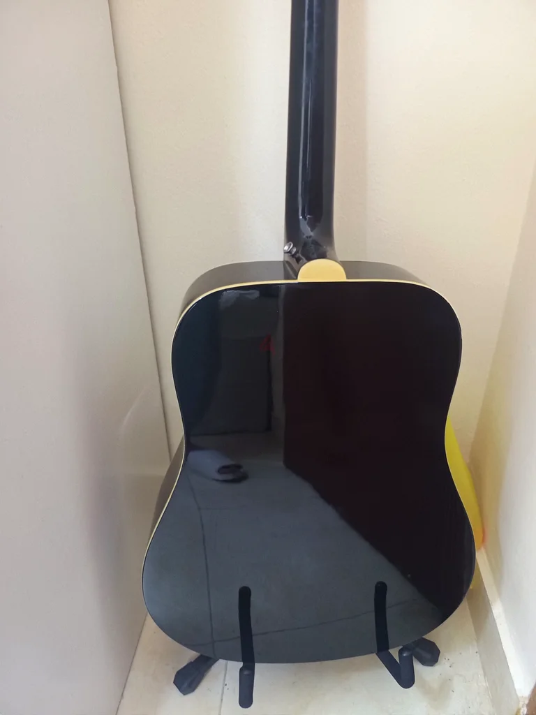 Epiphone guitar in excellent condition ready to grab63202194088194113