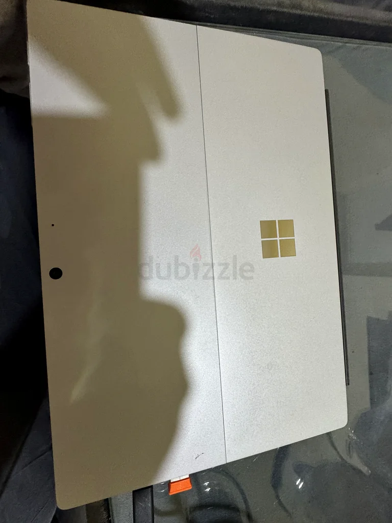 مايكروسوفت ويندوز سيرفيس برو 763256071428994111