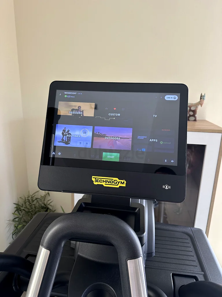 Technogym vario live 16 P 5000 ميتور بلاك62933694447746112