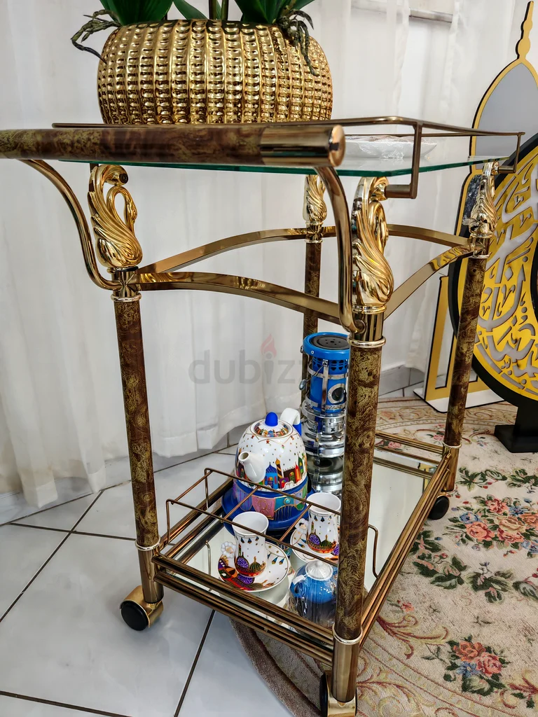 عربة تقديم63219337560066111