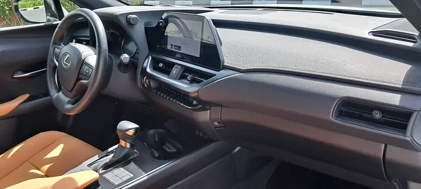 صورة 13 لـ 2023 Lexus UX-SERIES