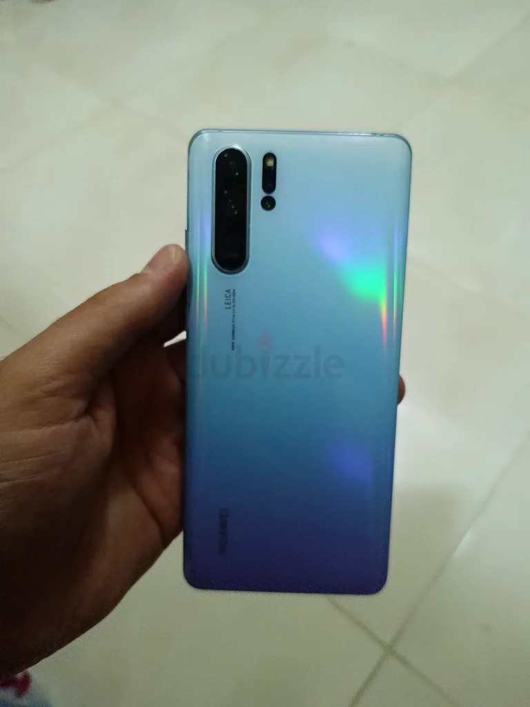 Huawei P30 Pro, clean device, free of problems, strong performance, good battery, everything works i63215874150786112