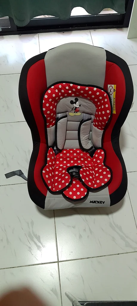 Adorable Mickey Mouse Car Seat for Your Little One!63205892323587112