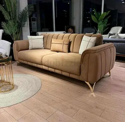 Stylish and Comfy Sofa - Perfect for Any Living Space!