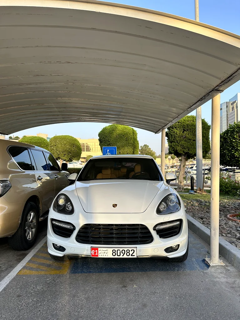 Porsche cayenne GTS first owner GCC 201463168969341699119