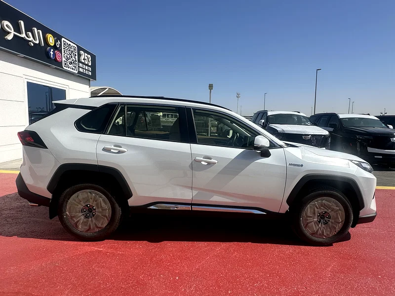 2024 تويوتا راف4 هجين 2.5 محرك (0 كم)63148650242562114