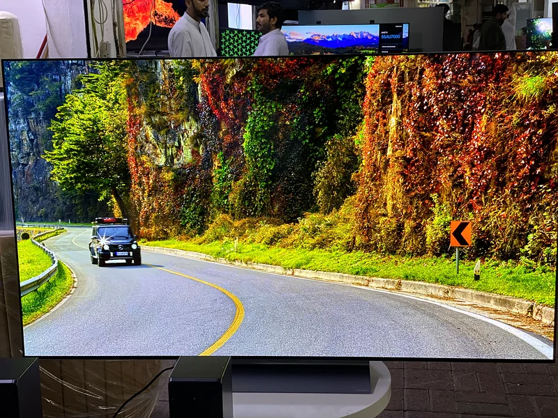 LG OLED 65INCH C2 SMART 4K TV 2023 MODEL FREE DELIVERY63260756836353117