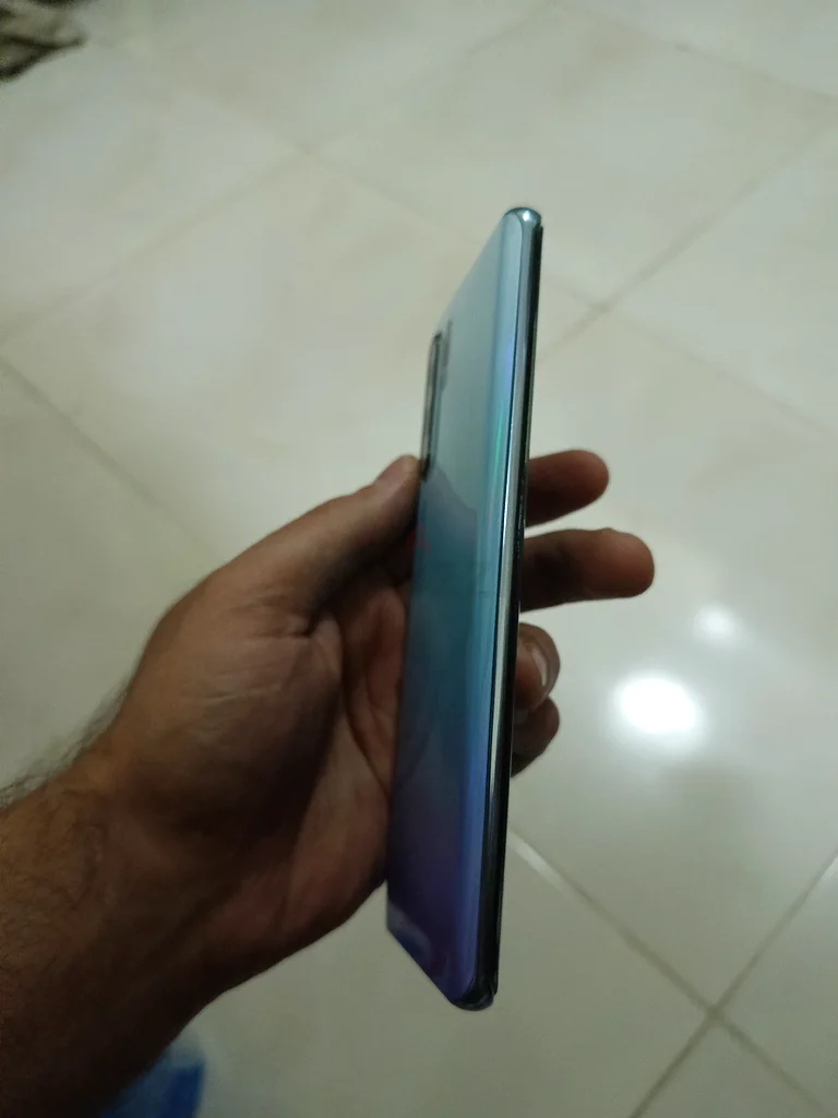 Huawei P30 Pro, clean device, free of problems, strong performance, good battery, everything works i63215874150786113