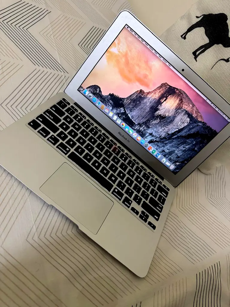 Macbook Air63256078041345110