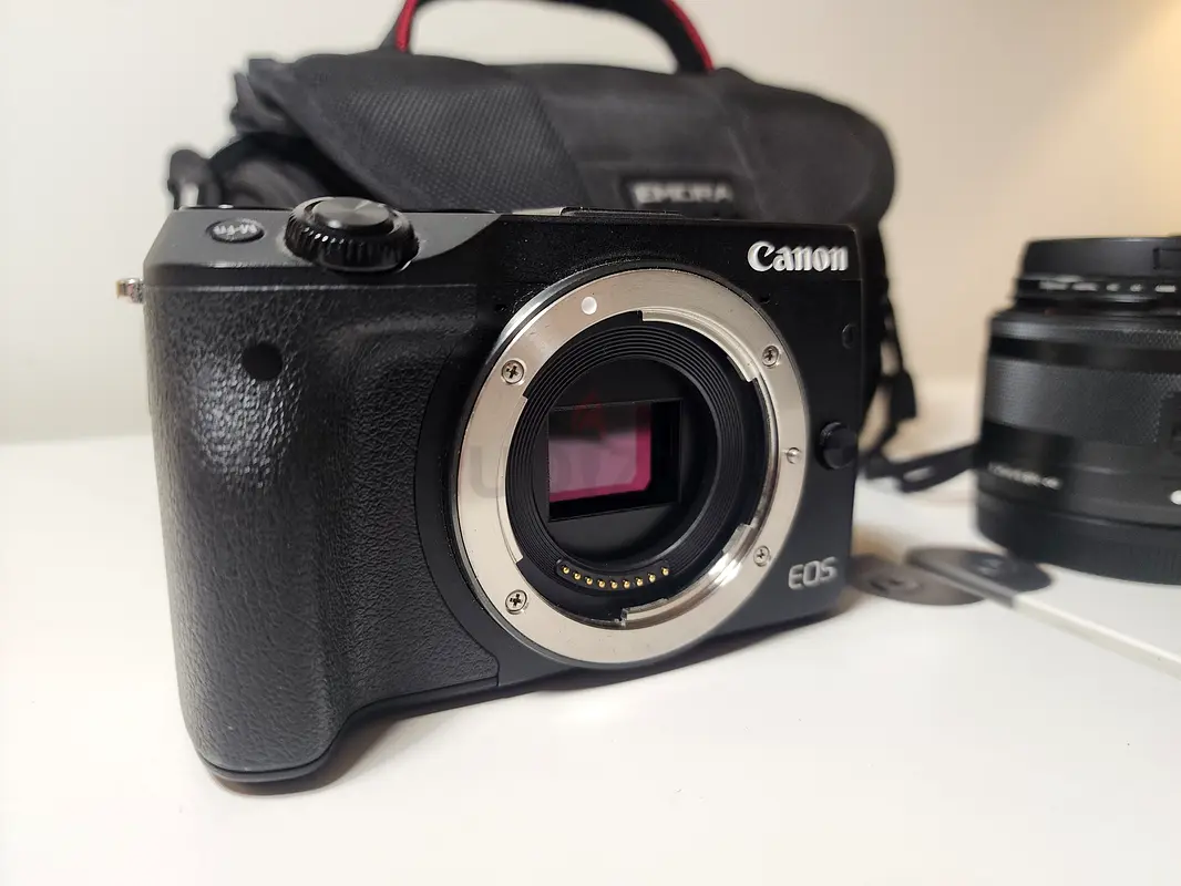 Canon EOS M3 Camera Bundle63233633138945116