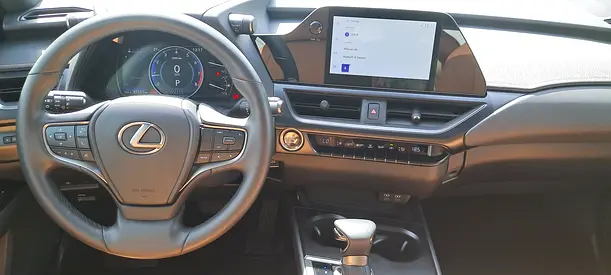صورة 16 لـ 2023 Lexus UX-SERIES