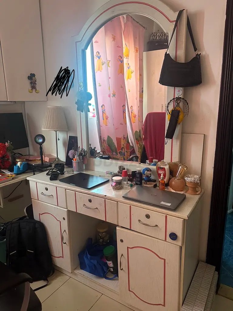 Dressing table customized