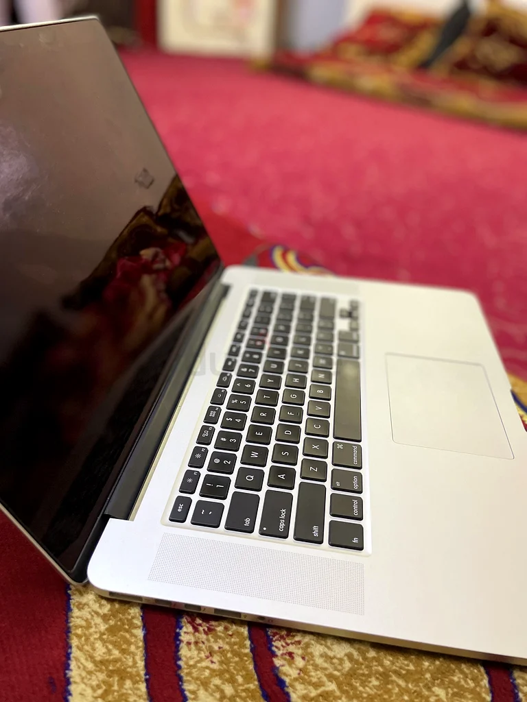 MacBook Pro 201563254995251329113
