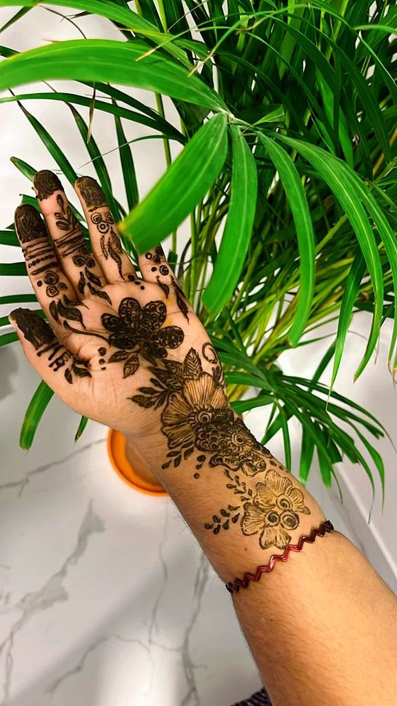 فنان الحناء63221351621890111