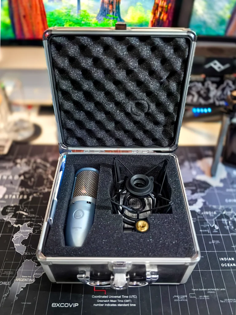 AKG p220 Professional Audio Case for Musicians63200160648066112