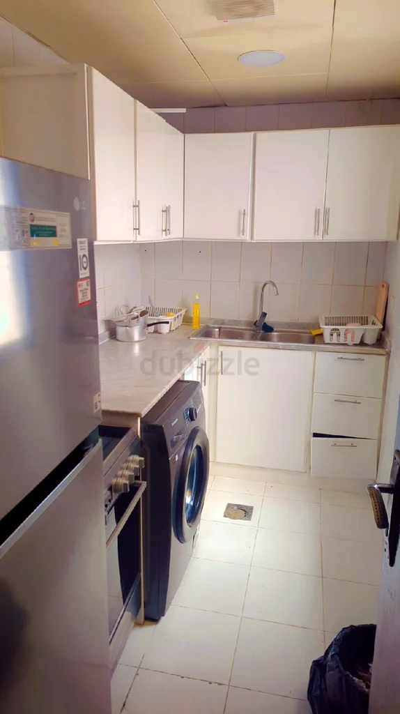 مساحة سرير للبنات بالقرب من مترو شارف دي جي في شقة جديدة64048535035650113