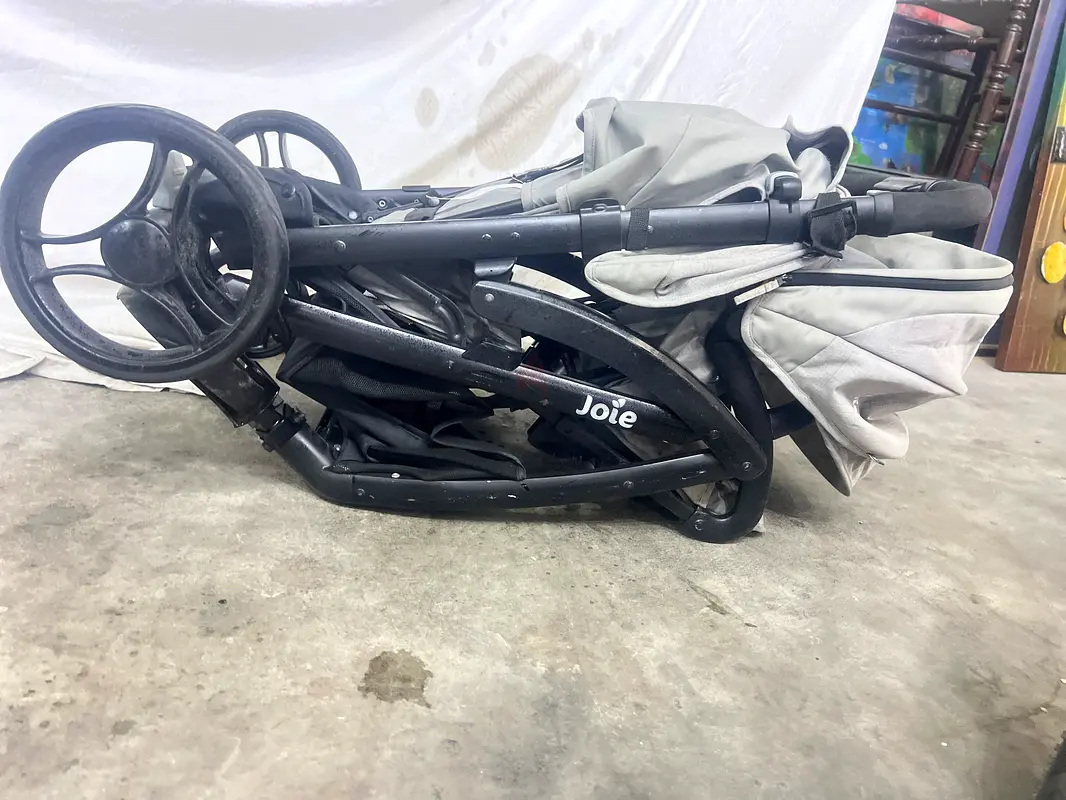 Baby stroller or pram two children63205358121730113