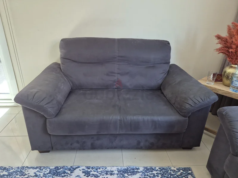 طقم من أريكتين عصريتين مريحتين - قماش رمادي داكن62865808628738111