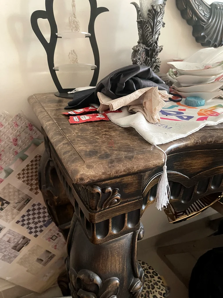 Elegant Console with Mirror63219825482753112