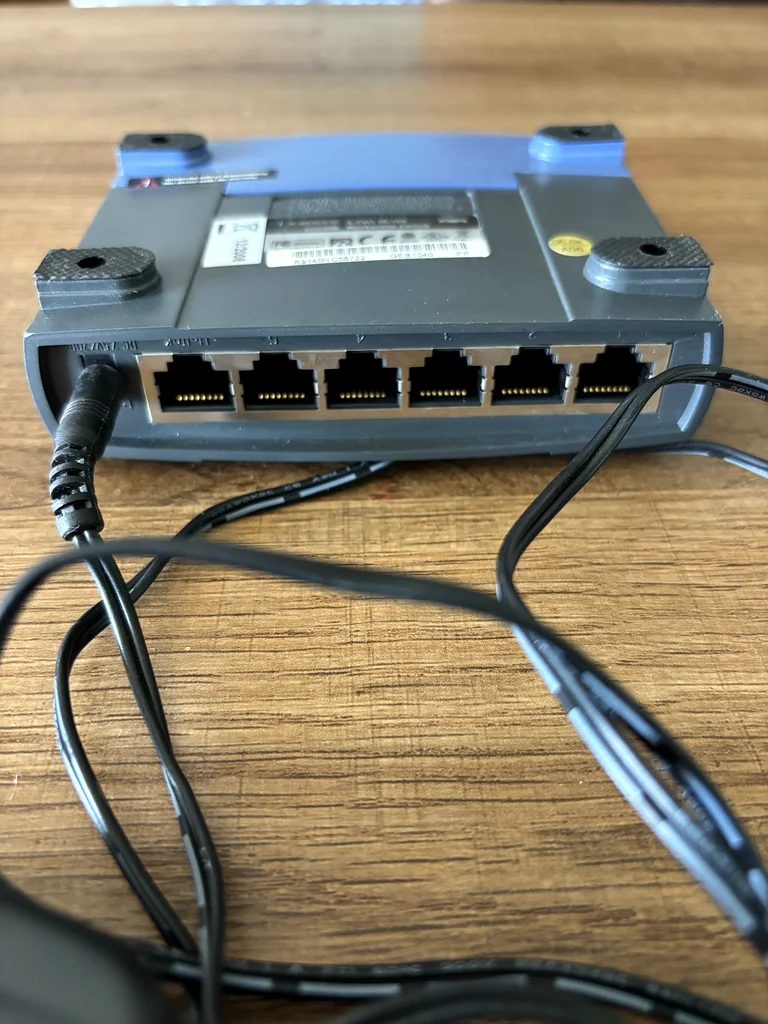 Linksys Cisco Systems 5-Port Workgroup Switch63257122326914114