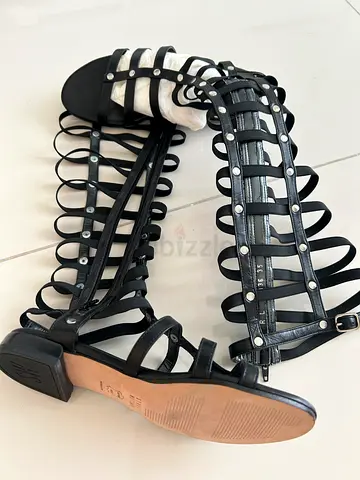 Stuart Weitzman Black gladiators size 35-36