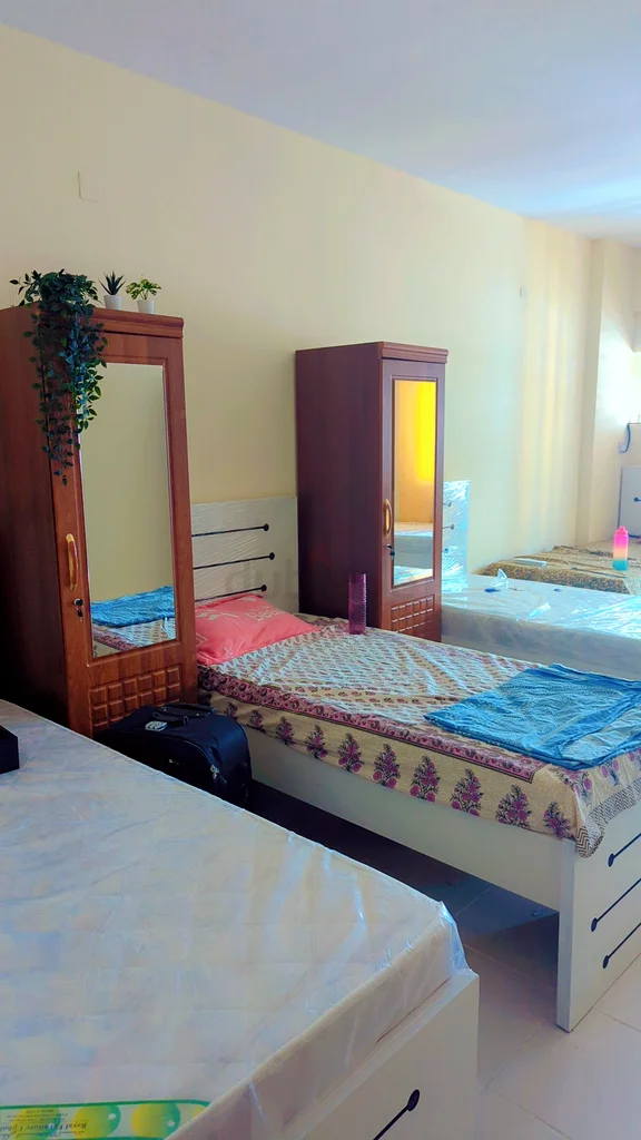 مساحة سرير للبنات بالقرب من مترو شارف دي جي في شقة جديدة64048535035650111