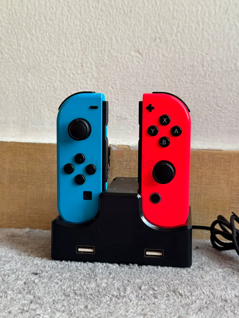 Nintendo switch console with original accessories63229309586435111