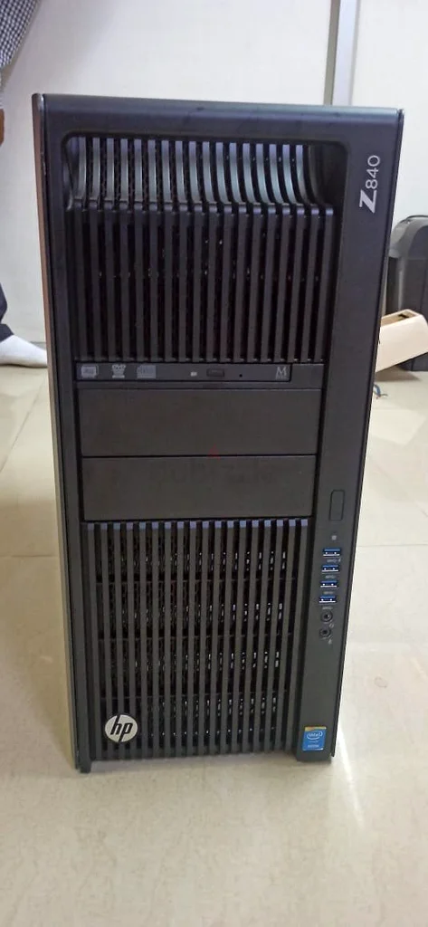 محطة عمل Z840 بقوة 64 نواة، مع 64 جيجابايت من ذاكرة الوصول العشوائي DDR4، ومعالجان من إنتل زيون (E5-2683 V4)، وبطاقة شاشة نفيديا كوارو M2000 بسعة 4 جيجابايت DDR563265096106627112