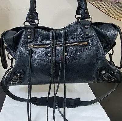 BALENCIAGA City Classic bag. Calf leather.