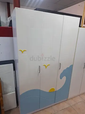 3 door wardrobe